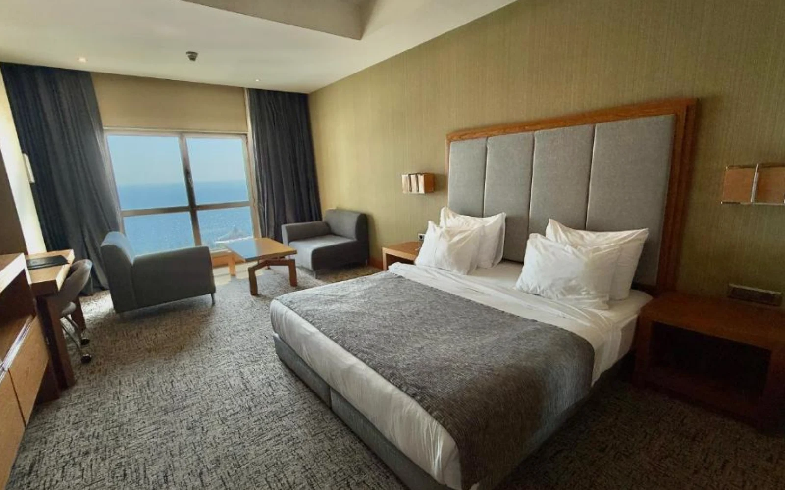 Guest bedroom